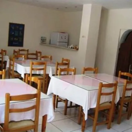 Rena Aparthotel Perissa (Santorini)